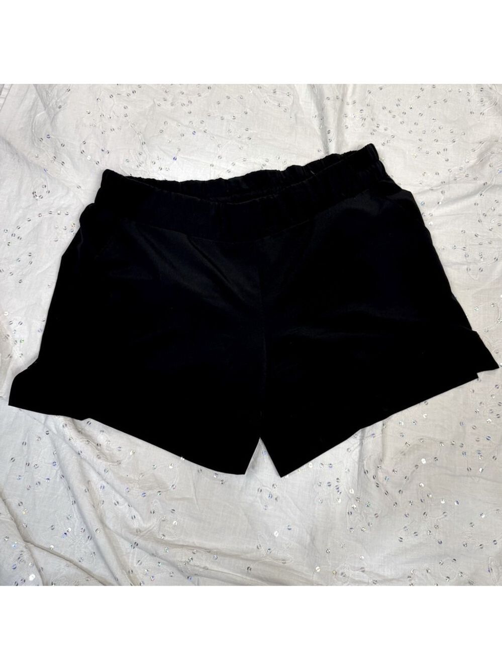 Well + Calm Black Pull-On Shorts – Size L